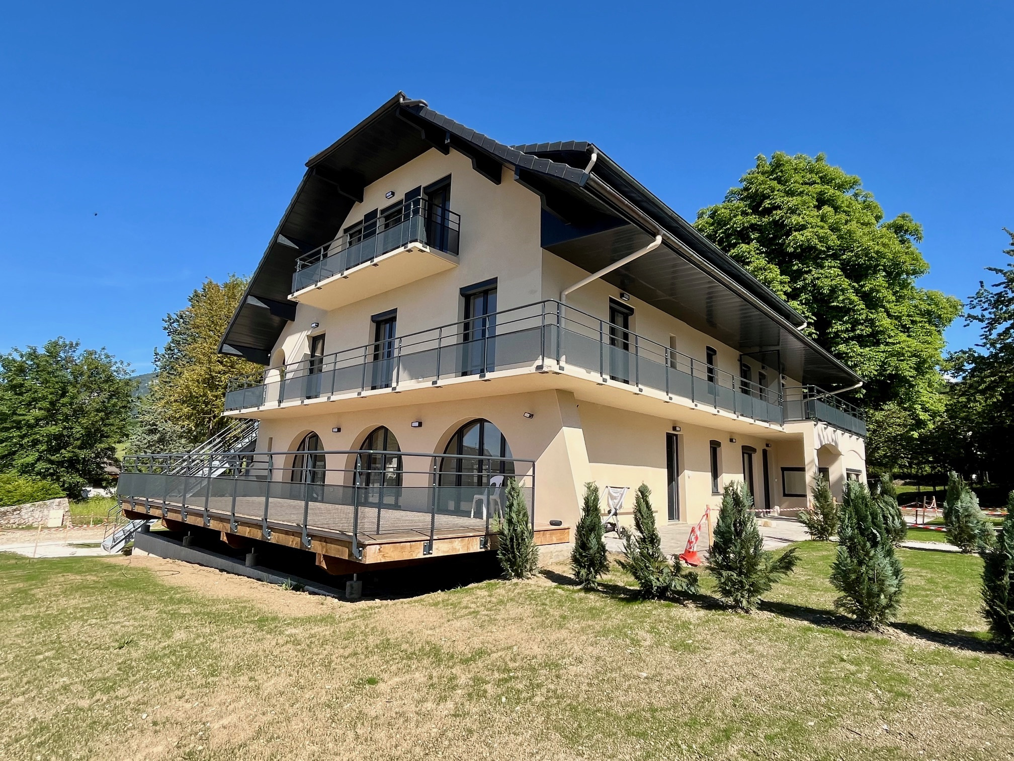 IMMEUBLE COMPLET RÉNOVÉ MONOPROPRIÉTÉ ACTIF INVESTISSEME
